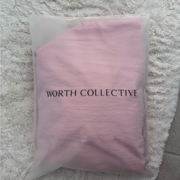 Elegant Pink Sleeveless Dress - Picture 3 of 5